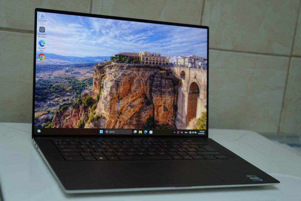 Vand Laptop Dell XPS 15 9530  i7 Gen13 Rtx 4060 (8Gb) 32Gb Ram 512Gb Nvme