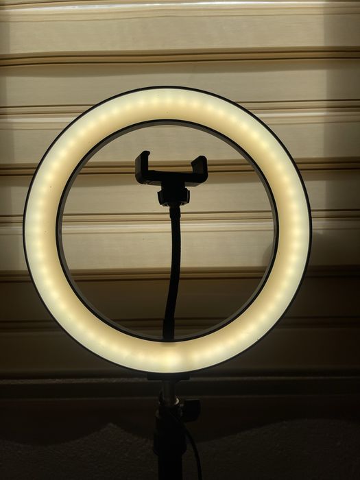 LED ринг лампи със стойки