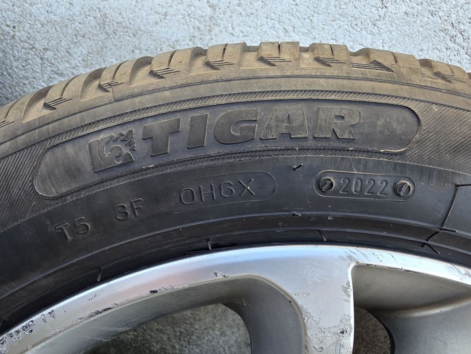 Всезезонни гуми 215/55/R17
