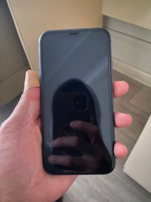 Продам Iphone 11