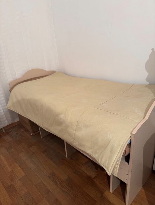 Продам  кровать 167/70