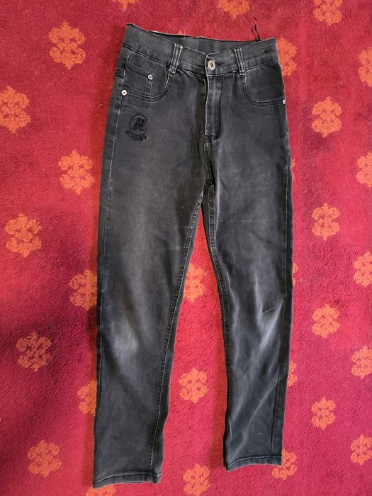 Детски брюкчалар сотилади