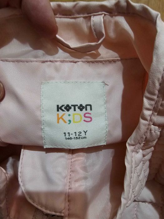 Продам куртку для девочки