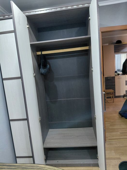 Шкаф для одежды продаю