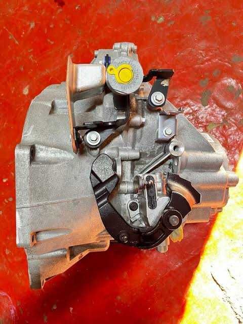 Cutie de viteze manuala Ford Focus 3 1.6 benzina ecoboost bv6r 7002 lh 6 trepte 2009-2015