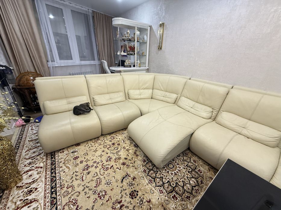Продам диван кожанный