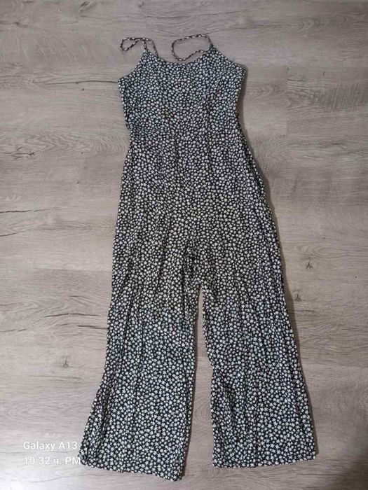 Гащеризон с шарка на цветя