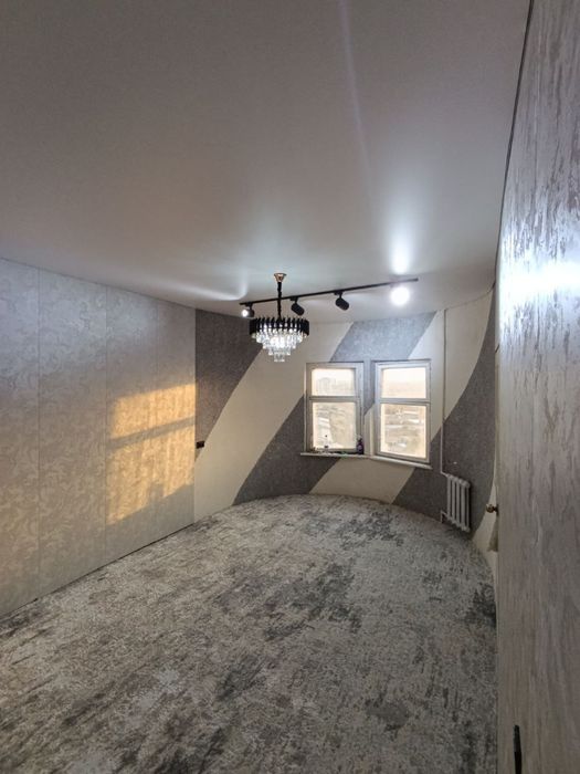 В центре Юнусобод 2. Шохсарой ресторан каршисида