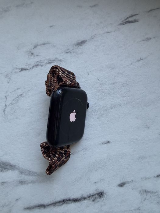 Apple Watch SE 2 44mm Cellular + GPS Black