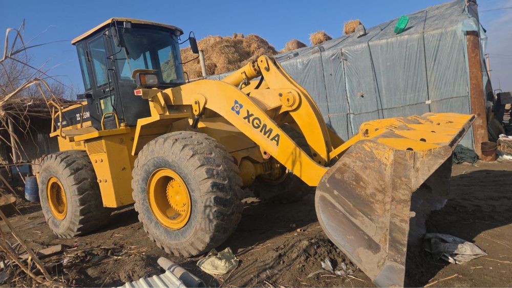 XGMA 3 кублик погрузчик сотилади