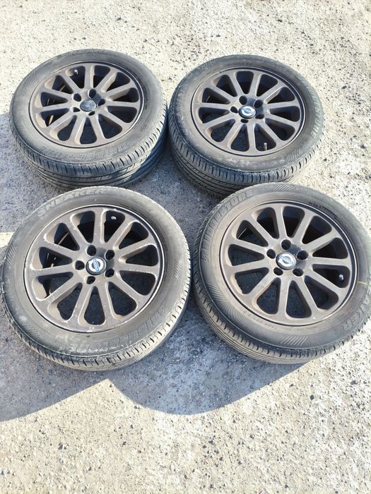 Диск Вольво с летней резиной