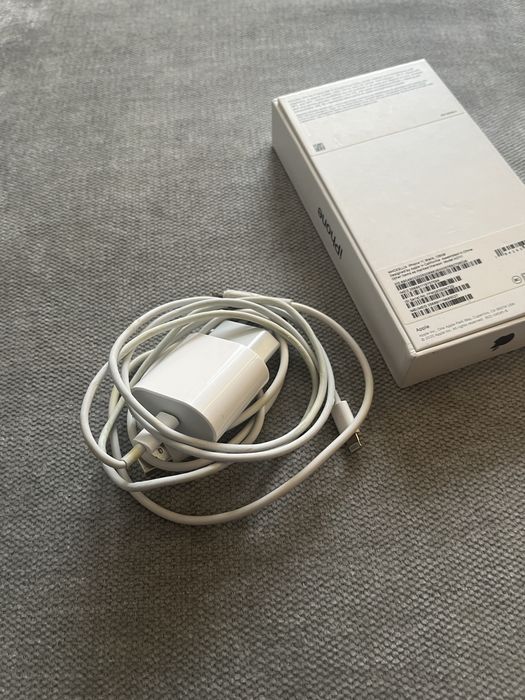 iPhone 11 в хорошем состоянии