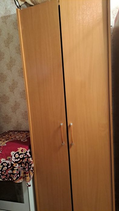 Продам шкафы в спальню прихожку