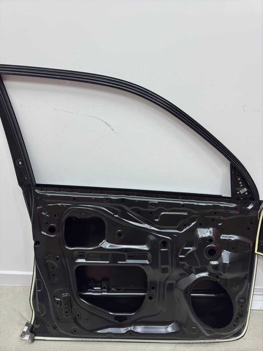 Передняя левая дверь Прадо 150