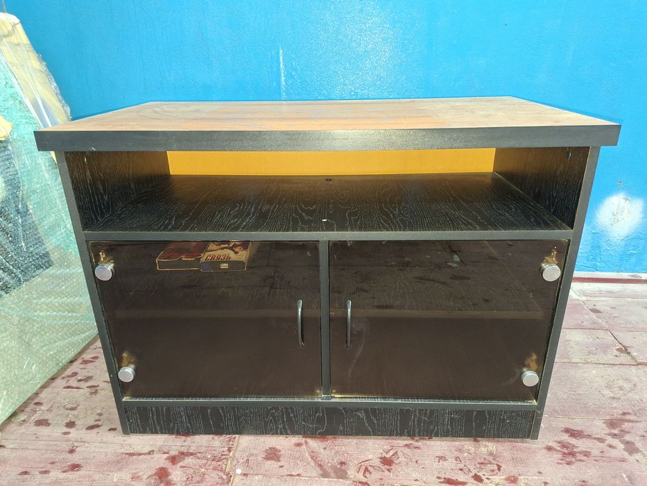Продам тумбочку под телевизор