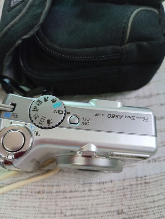 Компактен дигитален фотоапарат Canon PowerShot A560