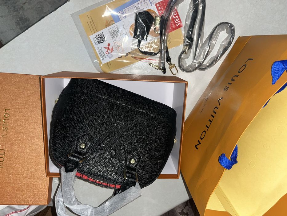 Сумка LOUIS VUITTON с каробка