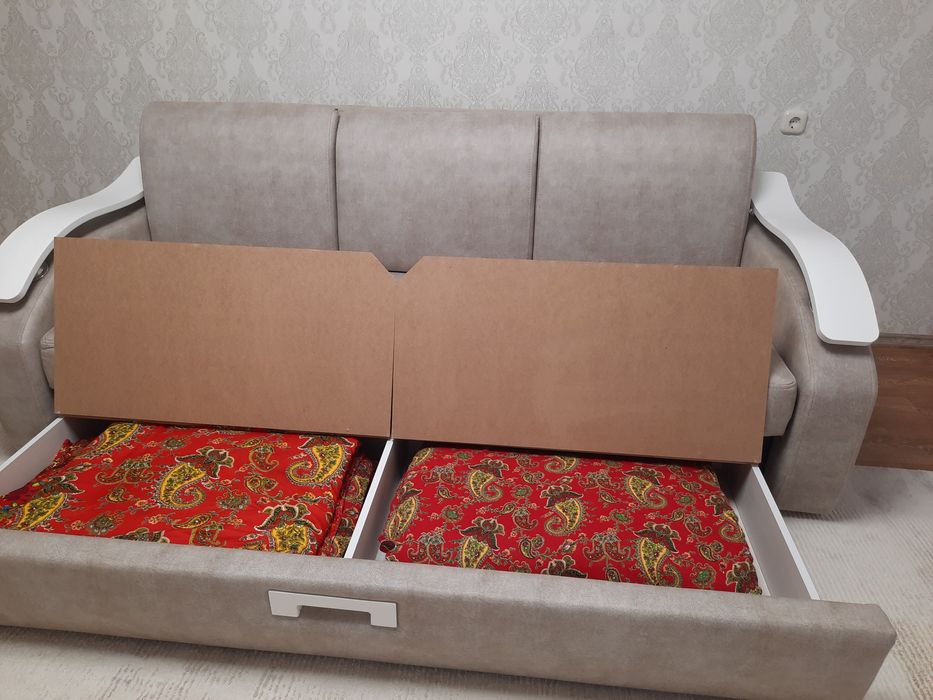 Диван сатылады.Продается диван