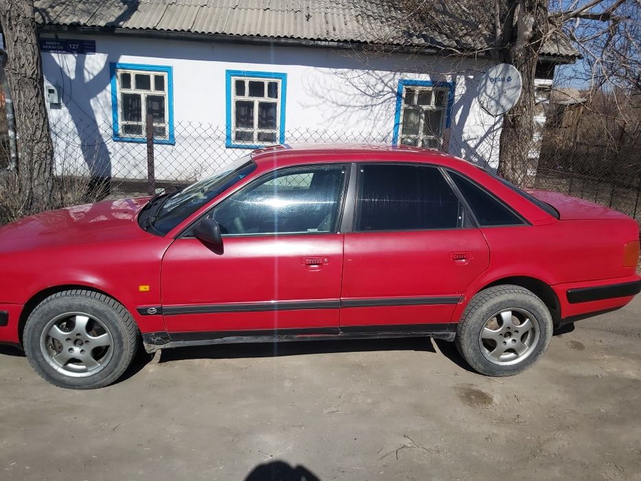 Ауди 100 с4 в хорошем состоянии.