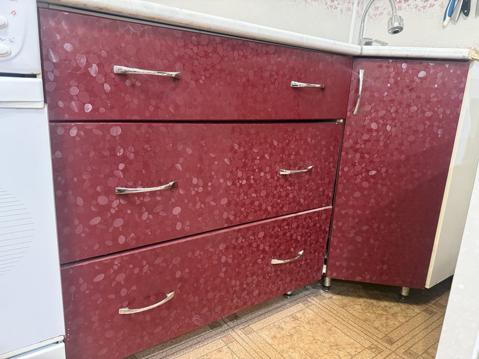 Продам куханный гарнитур (угловой)