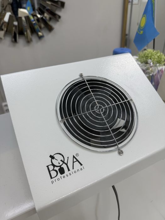 Продам маникюрную вытяжку