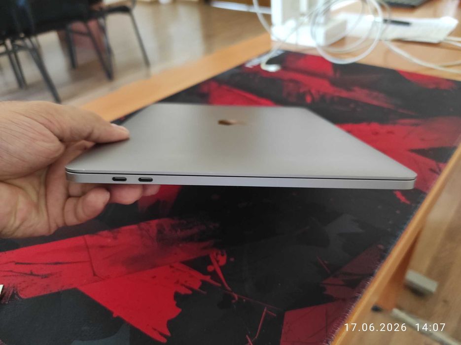 Macbook Pro M1 8/256 13,3 inch