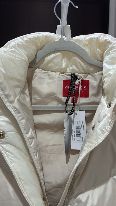 GUESS ново яке с етикет S размер