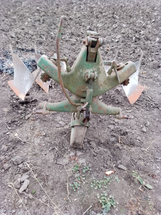 Tractor cu utilaje + motocultor cu utilaje