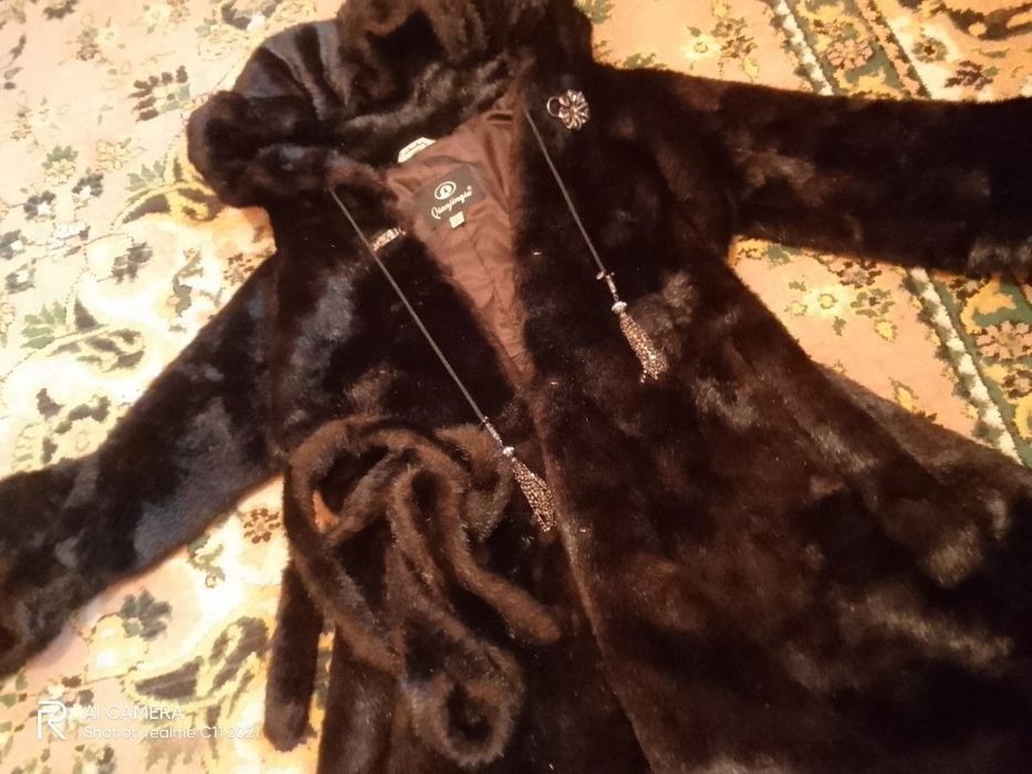 Аёоллар шубаси  сотилади