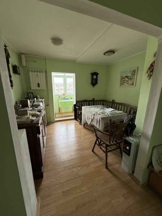Vand apartament 2 camere