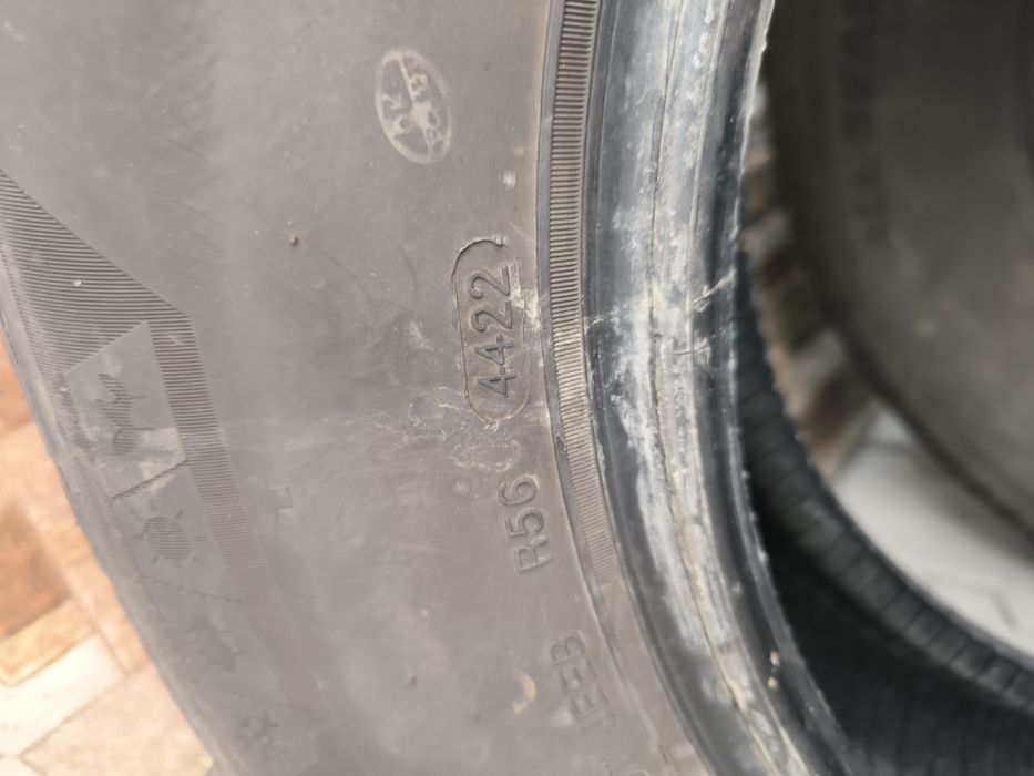 Гуми 215 70 16  дот4422
