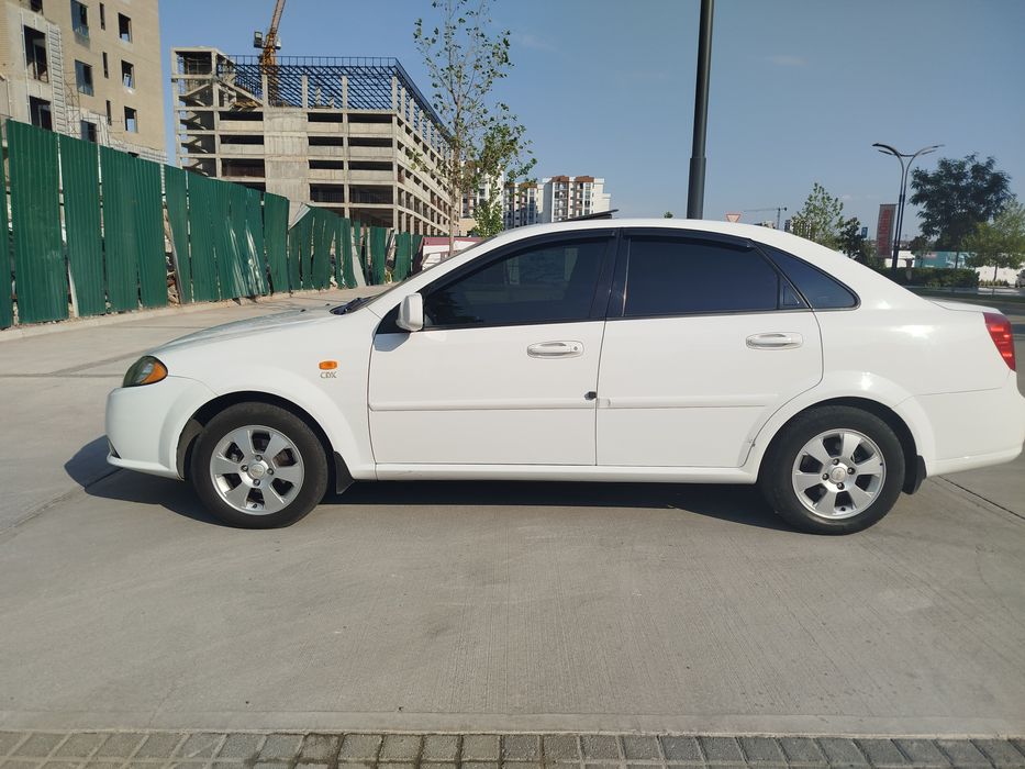 Daewoo Gentra sedan
