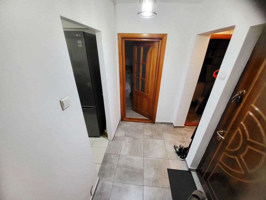 ***PROPRIETAR*Apart. 2 camere*Decomandat*60 Mp*Et. 5 / 10*Constr. 1985*Sud*Bdl. Bucuresti***