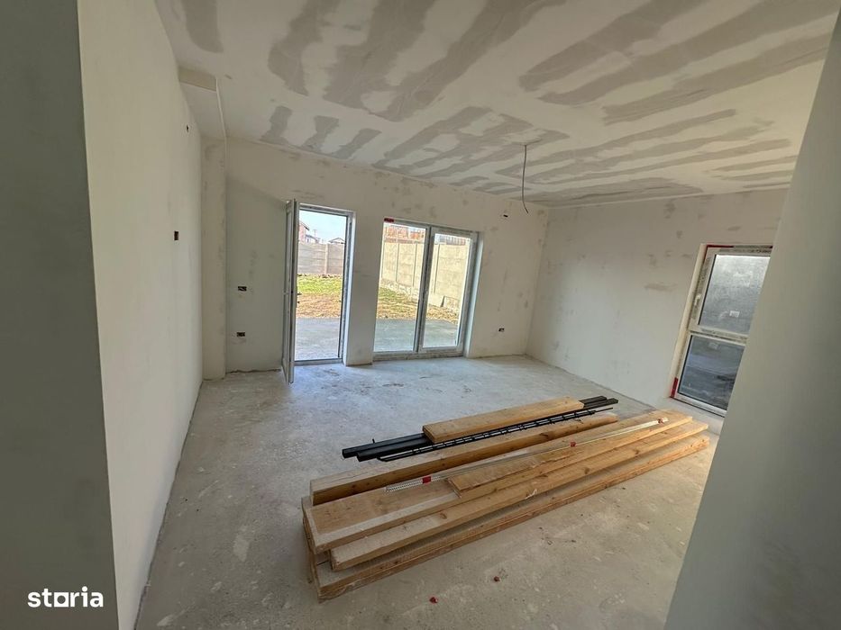 Casa individuala 4 camere, 2 bai, Giarmata