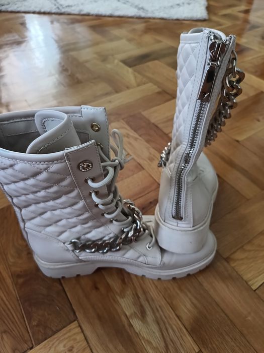Оригинални боти  Guess