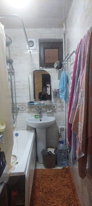 Срочно продаётся  2 комнатная квартира