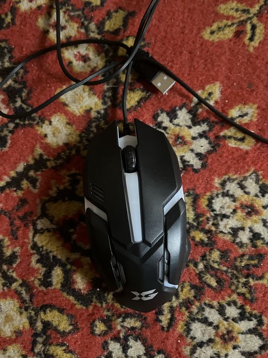 Коврик для мыши и мышь