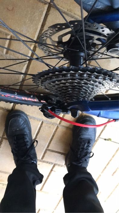 Bicicleta cu suspensie pe fata