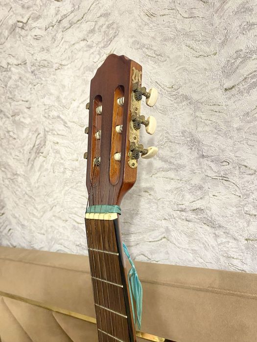 Новая Yamaha C40 — классическая гитара 4/4, оригинал