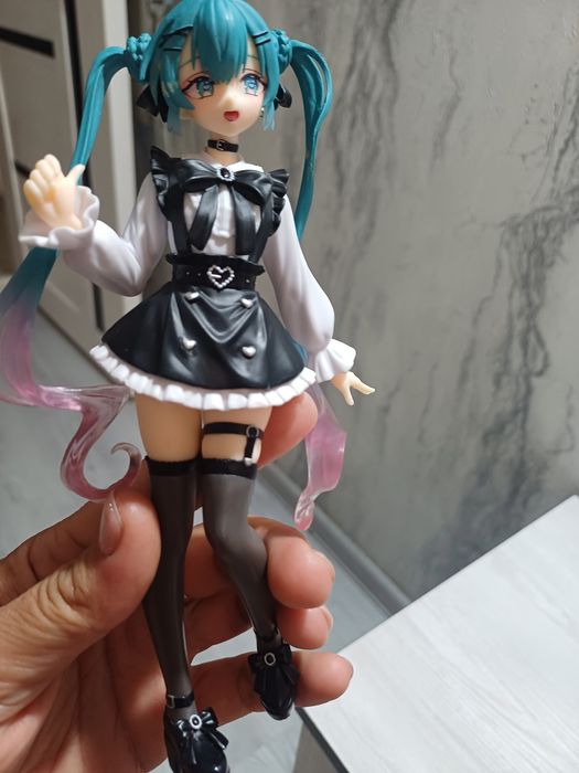 Продаётся фирменный Анимеи фигурка