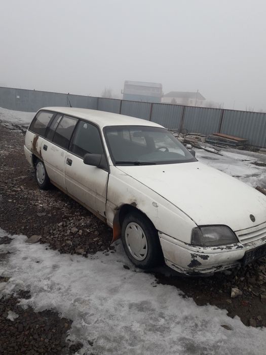 Продаю машину opel omega