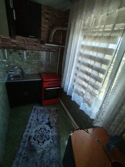 Garsonieră mobilată, 27 mp, centrală proprie – Costești, Str. Biserica Nouă 33000€