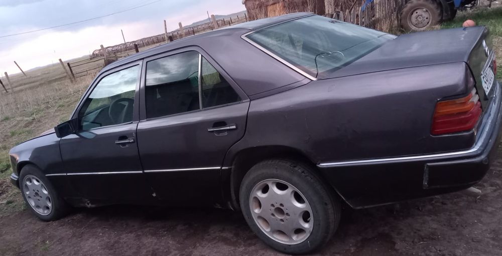 Мерседес Бенс  Е 124