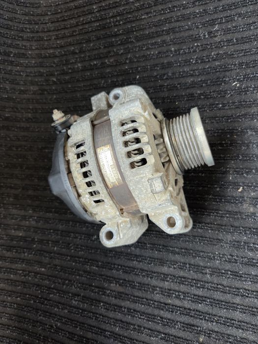 Генерато /  Алтернатор / Динамо  Toyota 2.2 D-4D / 2.2  D-Cat  Тойота