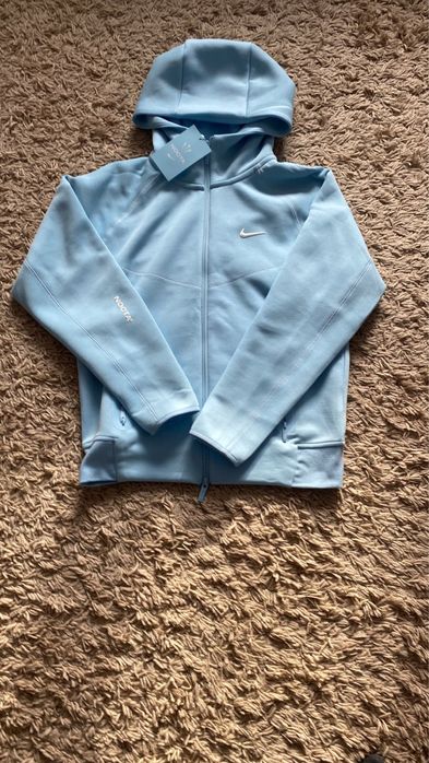 Продам Nike nokta