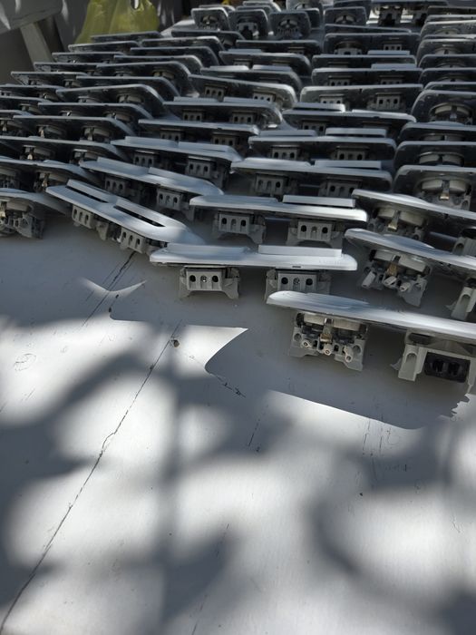 Контакти, ключове, кабелна телевизия