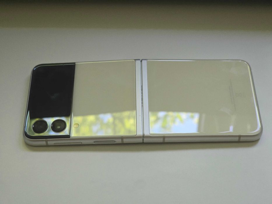 Samaung Galaxy Z Flip 3