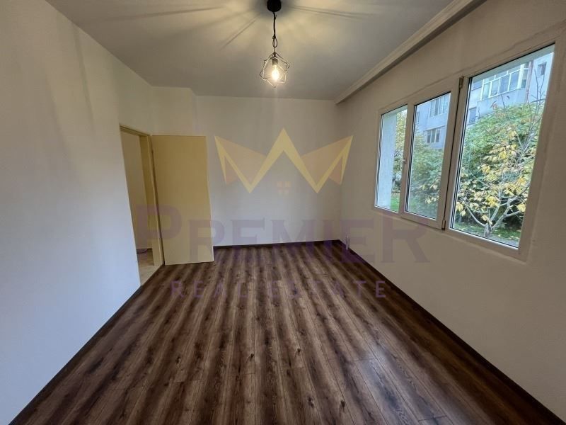 Продава се Тристаен апартамент в Пловдив, Кючук Париж - 87 кв.м за 1009 €/кв.м - Снимка #7