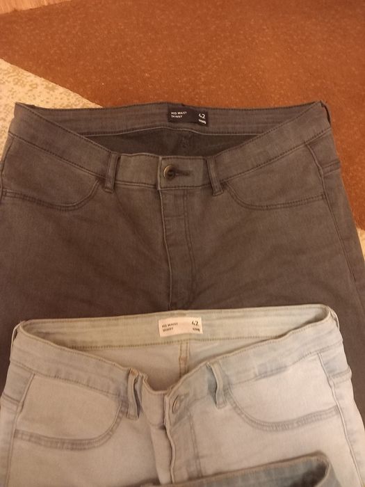 Pantaloni marimea 42