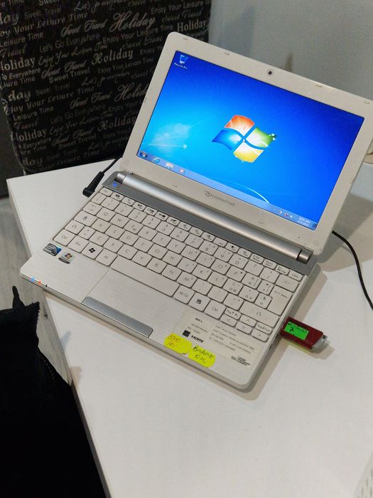 Mini laptop Packard Bell perfect funcțional